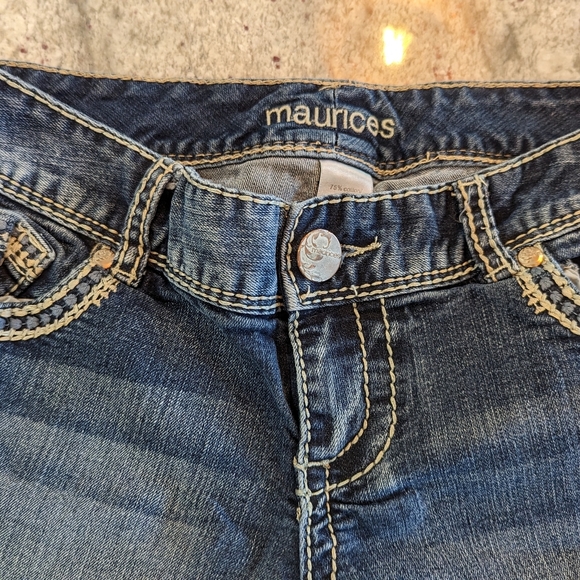 Maurices 5/6 Capris - Picture 2 of 4